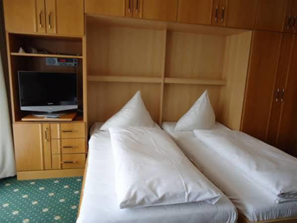 Hotel Schweizer Hof Thermal Und Vital Resort (Adults Only) Bad Füssing Buitenkant foto